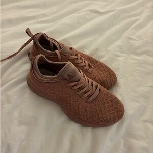 Lululemon APL women’s sneakers size 8